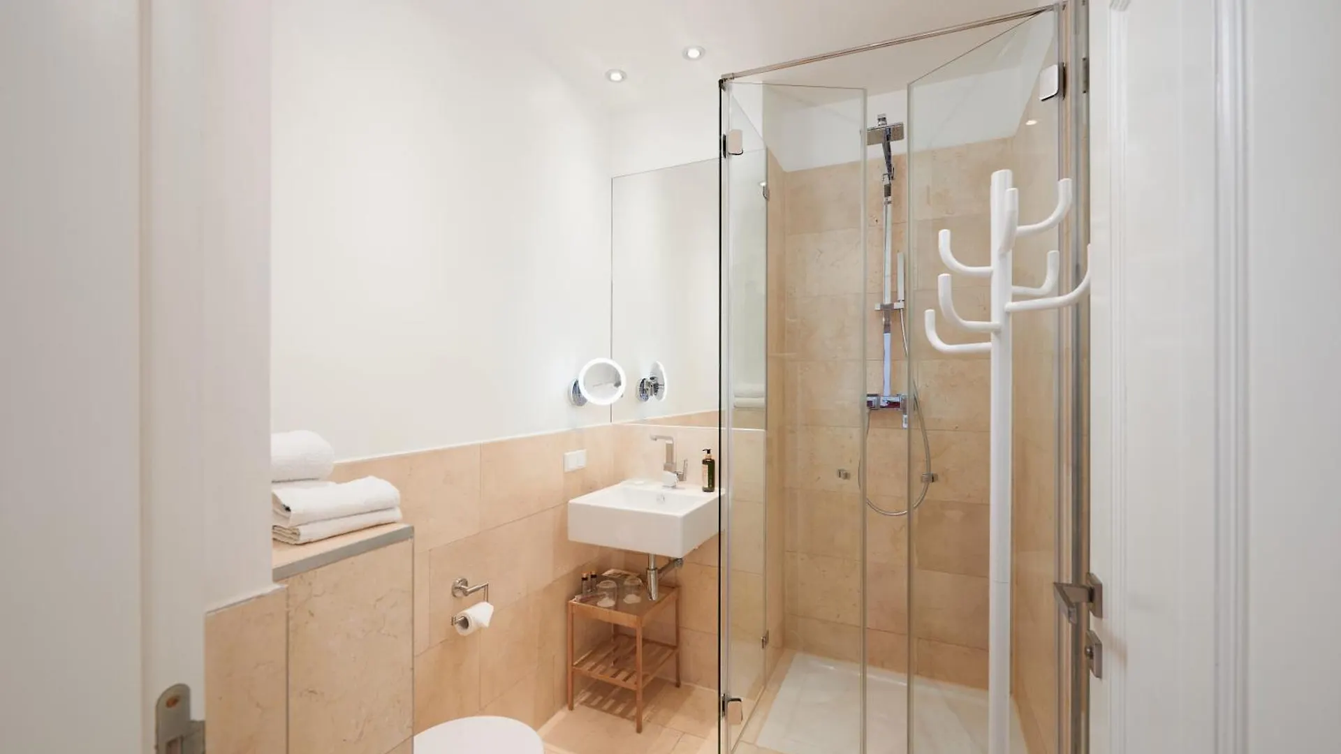Design-Boutique Hotel Vosteen Núremberg 4*,