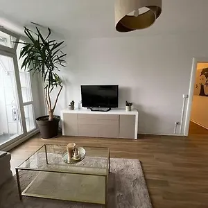 https://ber-den-dchern-im-zentrum-von-dresden.dresdenhotels.net