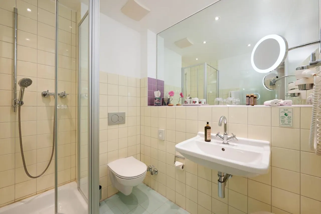 Design-Boutique Hotel Vosteen Nürnberg 4*,